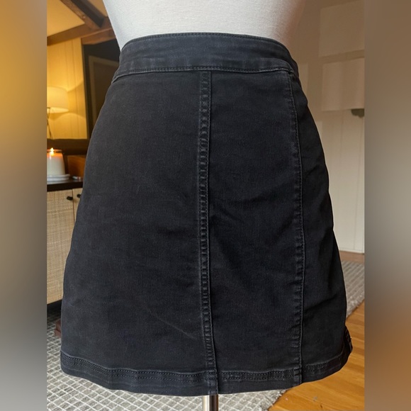 *EUC* Free People / Little Daisies Button Front Denim Mini Skirt / Black / 10 - Picture 7 of 12
